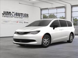 2025 Chrysler Voyager