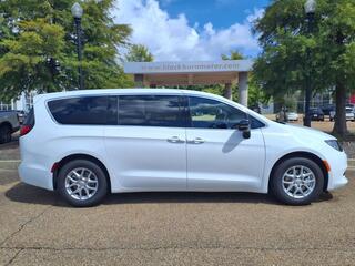 2025 Chrysler Voyager