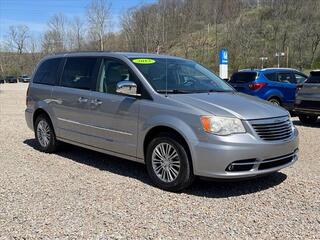 2013 Chrysler Town And Country for sale in Bridgeport WV