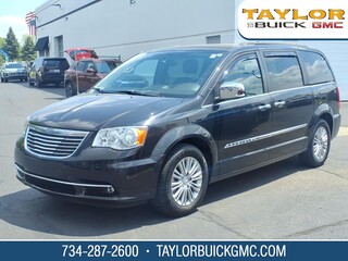 2015 Chrysler Town And Country for sale in Taylor MI