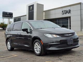 2022 Chrysler Voyager