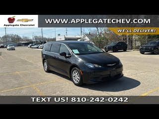 2023 Chrysler Voyager