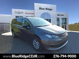 2023 Chrysler Voyager