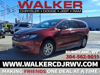 2022 Chrysler Voyager