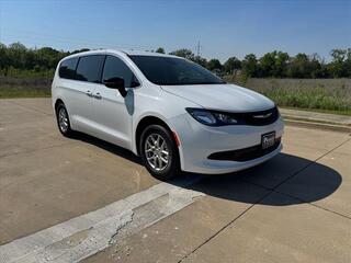2025 Chrysler Voyager