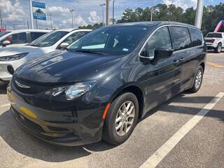 2023 Chrysler Voyager