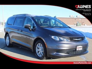 2020 Chrysler Voyager