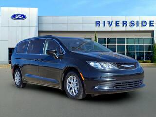 2020 Chrysler Voyager