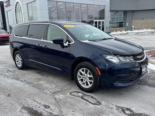 2017 Chrysler Pacifica for sale in Janesville WI
