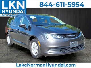 2020 Chrysler Voyager