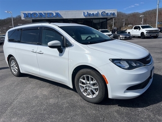 2021 Chrysler Voyager