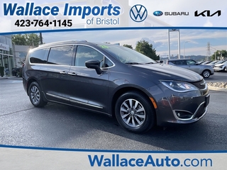 2020 Chrysler Pacifica for sale in Bristol TN