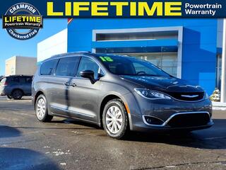 2018 Chrysler Pacifica for sale in Fowlerville MI