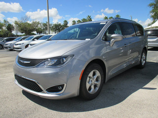 2017 Chrysler Pacifica for sale in West Palm Beach FL