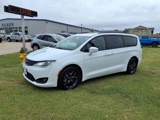 2019 Chrysler Pacifica for sale in Wellington KS