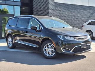 2017 Chrysler Pacifica for sale in Dayton OH