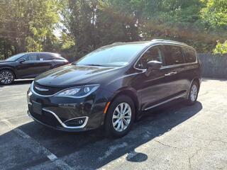 2017 Chrysler Pacifica for sale in Toledo OH