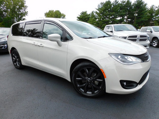 2019 Chrysler Pacifica for sale in Clarksville TN