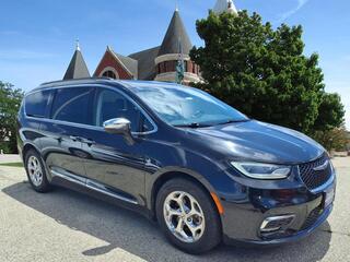 2022 Chrysler Pacifica for sale in Monroe WI