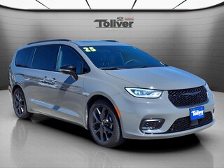 2025 Chrysler Pacifica