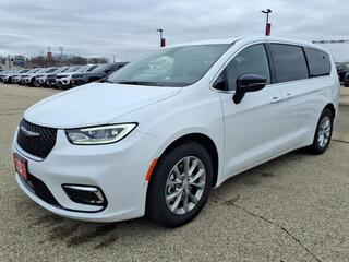 2026 Chrysler Pacifica for sale in Burlington WI