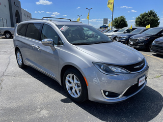 2020 Chrysler Pacifica for sale in Platteville WI