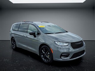 2025 Chrysler Pacifica for sale in Bourbonnais IL
