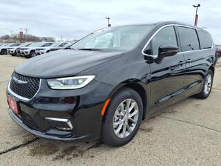 2026 Chrysler Pacifica for sale in Burlington WI