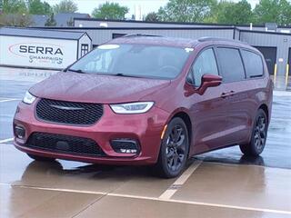 2022 Chrysler Pacifica for sale in Savoy IL