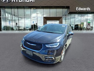 2023 Chrysler Pacifica for sale in Council Bluffs IA