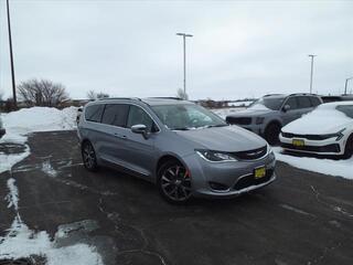 2017 Chrysler Pacifica for sale in Bradley IL