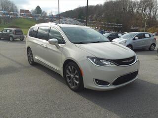 2017 Chrysler Pacifica for sale in Bluefield VA