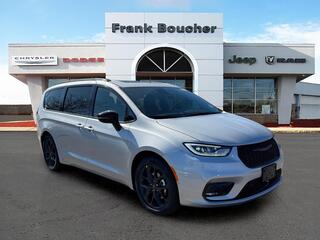 2026 Chrysler Pacifica for sale in Janesville WI