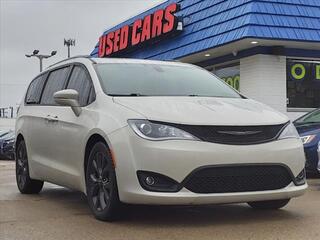 2019 Chrysler Pacifica for sale in Roseville MI