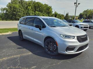 2024 Chrysler Pacifica for sale in Clarksville TN