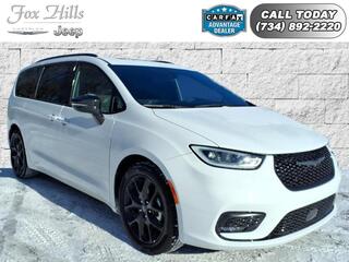 2025 Chrysler Pacifica for sale in Plymouth MI