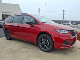 2026 Chrysler Pacifica for sale in Monroe WI