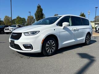 2022 Chrysler Pacifica Hybrid for sale in Pineville NC