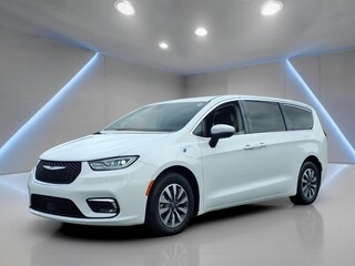 2023 Chrysler Pacifica Plug-In Hybrid for sale in West Mifflin PA