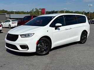 2023 Chrysler Pacifica Plug-In Hybrid