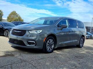 2022 Chrysler Pacifica Hybrid