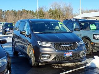 2022 Chrysler Pacifica Hybrid