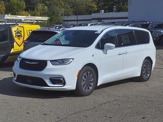 2022 Chrysler Pacifica Hybrid