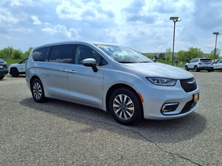 2023 Chrysler Pacifica Plug-In Hybrid