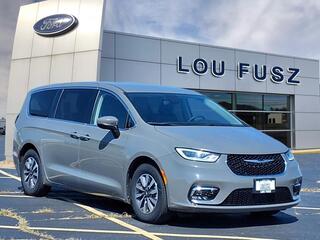 2023 Chrysler Pacifica Plug-In Hybrid