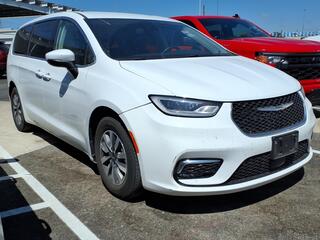 2023 Chrysler Pacifica Plug-In Hybrid