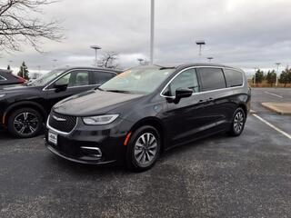 2023 Chrysler Pacifica Plug-In Hybrid