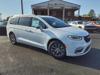 2024 Chrysler Pacifica Plug-In Hybrid for sale in Clarksville TN