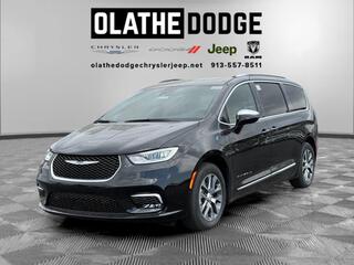 2025 Chrysler Pacifica Plug-In Hybrid