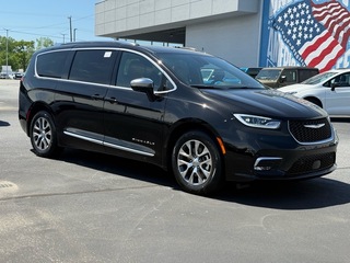 2025 Chrysler Pacifica Plug-In Hybrid